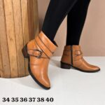 BOTA CANO CURTO COURO C/ DETALHES TRASEIROS + ZÍPER + SALTO BLOCO 4CM  ‼FORMA PADRÃO   💻DT0049