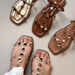 SANDALIA RASTEIRA CONFORT COM MEDALHAS