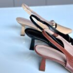 SCARPIN CHANEL CLÁSSICO COM TIRA E FIVELA_