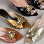 Tamanco Bico Folha c/ detalhe orgânico + salto fino 7CM ‼FORMA PEQUENA  💻 DT9307