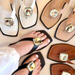 SANDALIA RASTEIRA COM ENFEITE ORGÂNICO